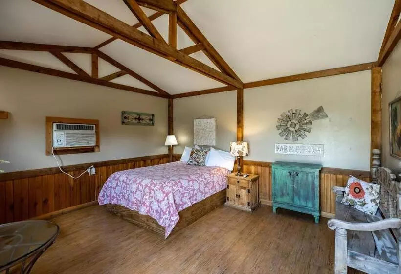 Hotelli The Historic Leakey Inn