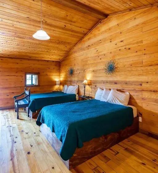 Hotelli The Historic Leakey Inn