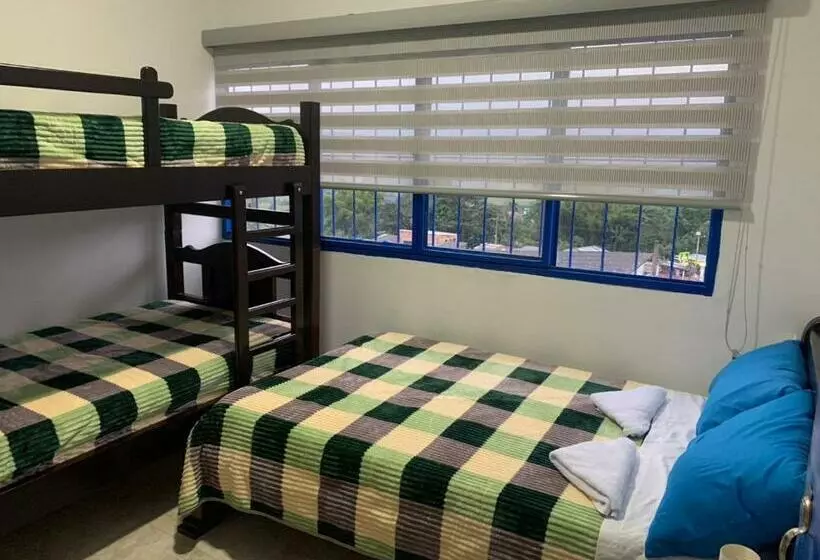 Majatalo Hostal La Luz De La Colina