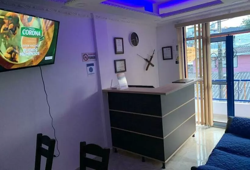 Majatalo Hostal La Luz De La Colina