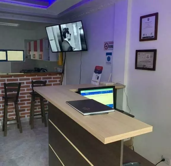 Majatalo Hostal La Luz De La Colina