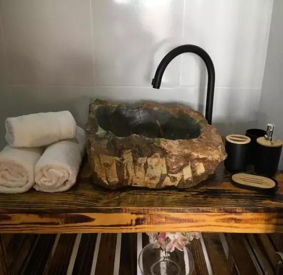 Majatalo Villa Rustica Praia Dos Anjos