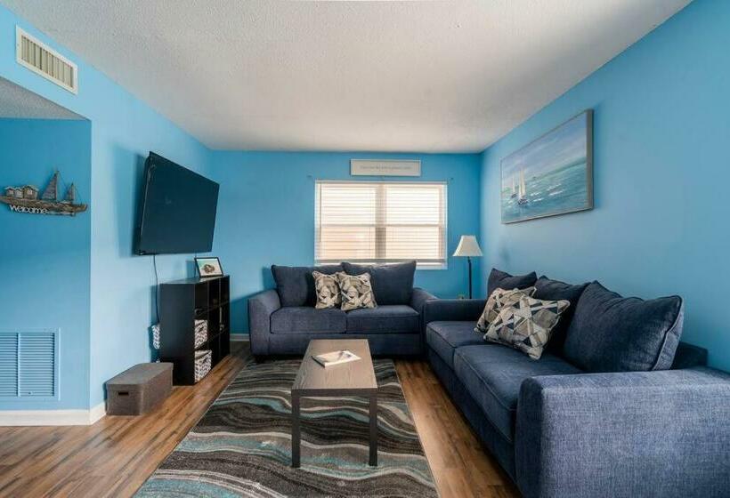 Beautiful Blue Ocean Condo