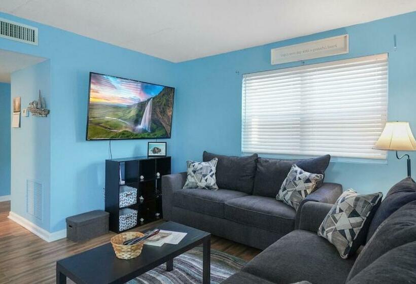 Beautiful Blue Ocean Condo