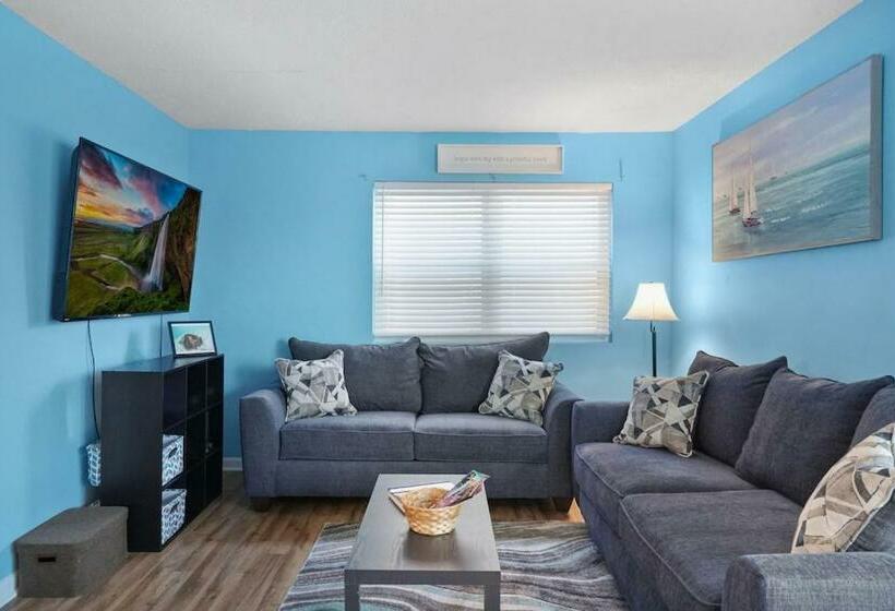 Beautiful Blue Ocean Condo