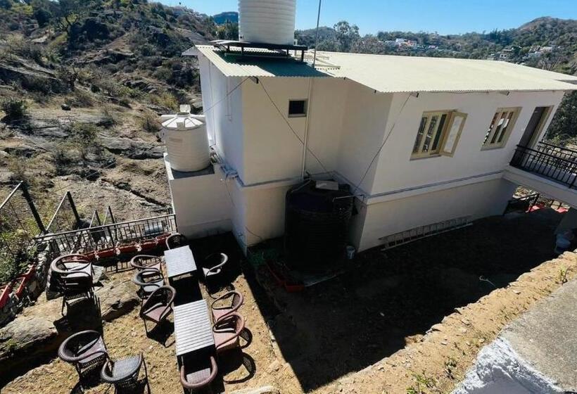 צימר Shikhar Bunglow A Stunning Valley View Bungalow In Mount Abu