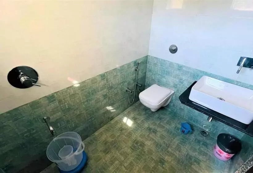 ベッドアンドブレックファースト Shikhar Bunglow   A Stunning Valley View Bungalow In Mount Abu