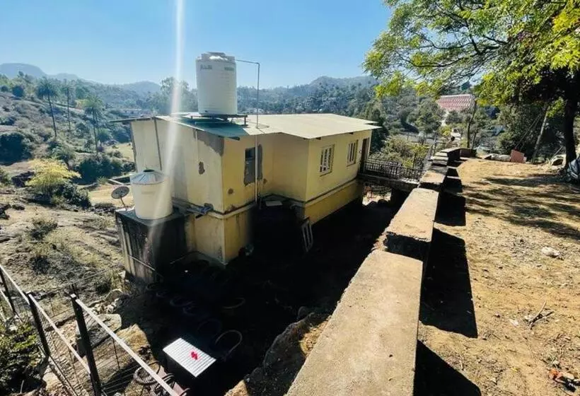 ベッドアンドブレックファースト Shikhar Bunglow   A Stunning Valley View Bungalow In Mount Abu