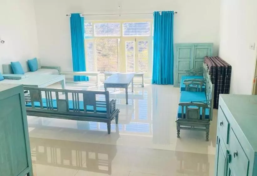 ベッドアンドブレックファースト Shikhar Bunglow   A Stunning Valley View Bungalow In Mount Abu