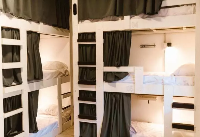 El Nido Hostel