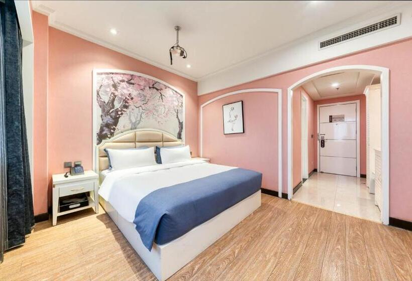 Отель 银座佳驿精致(东营西二路银座商城石油化工学院店)