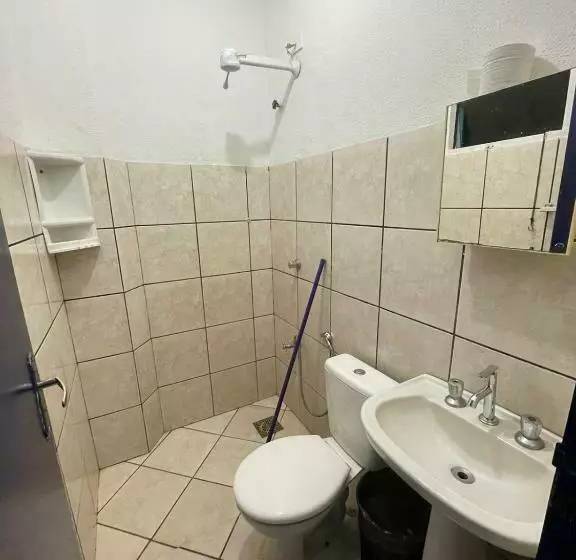 Majatalo Portaria E Circulação De Hóspedes Só Até 22 Horas   Compartilhado Hostel