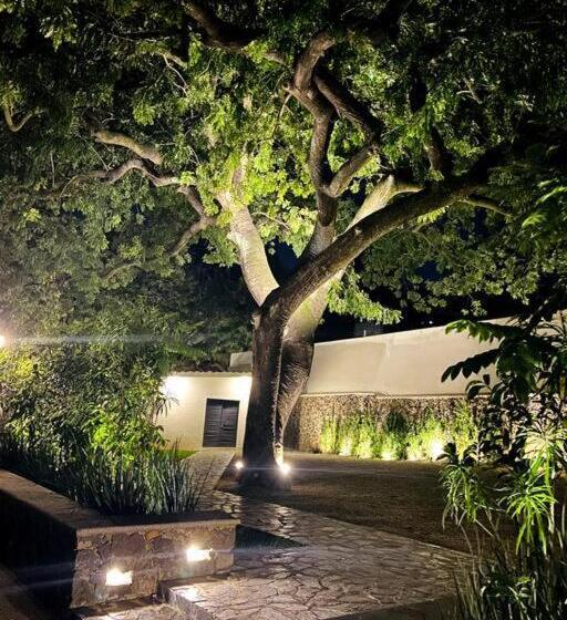 Tatala Hotel & Garden