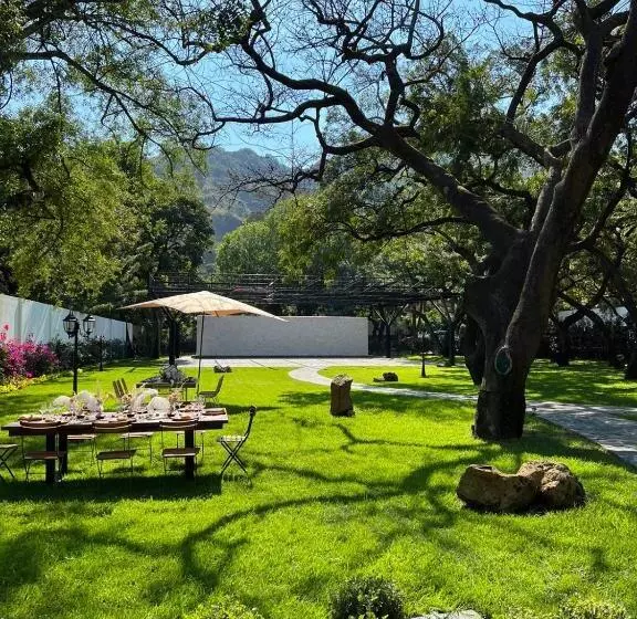 Tatala Hotel & Garden