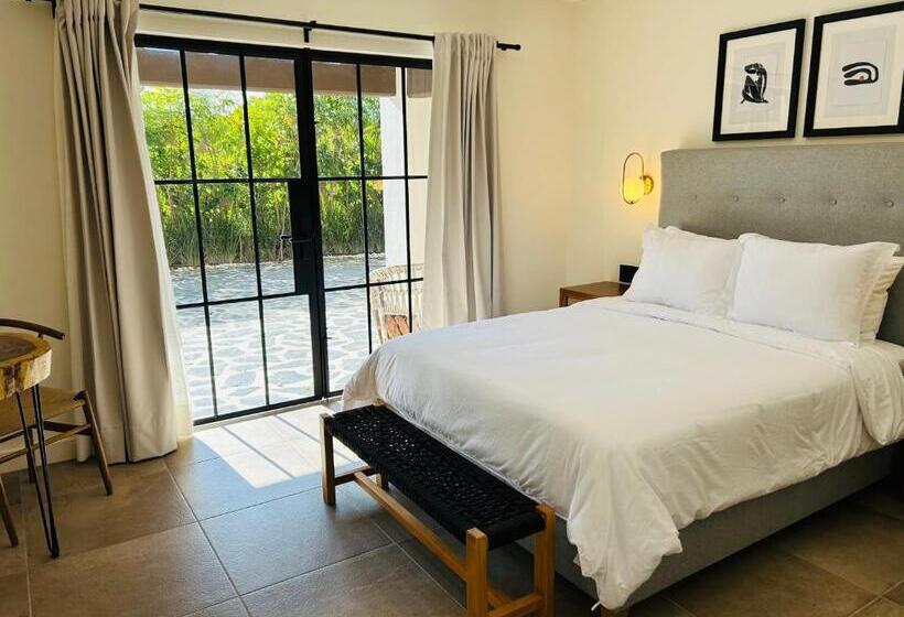 Tatala Hotel & Garden