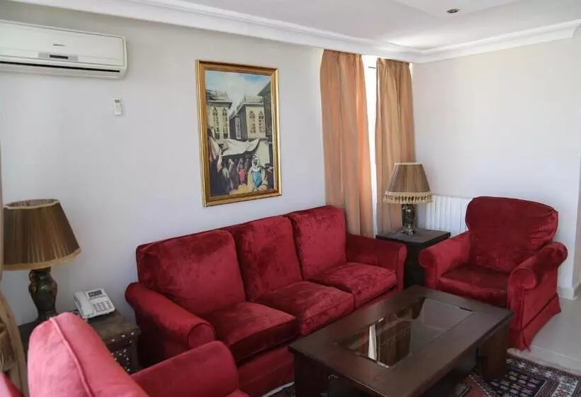 Gondola Hotel & Suites