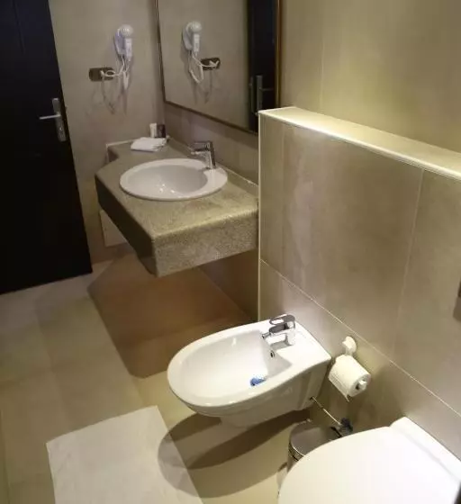 Gondola Hotel & Suites