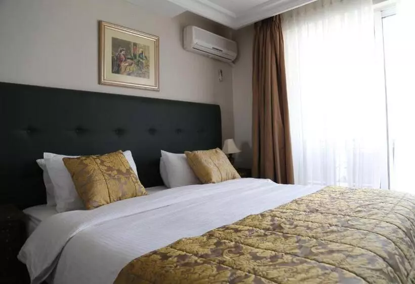 Gondola Hotel & Suites