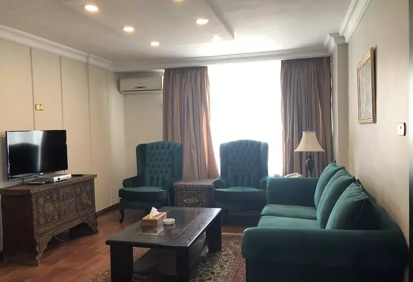 Gondola Hotel & Suites