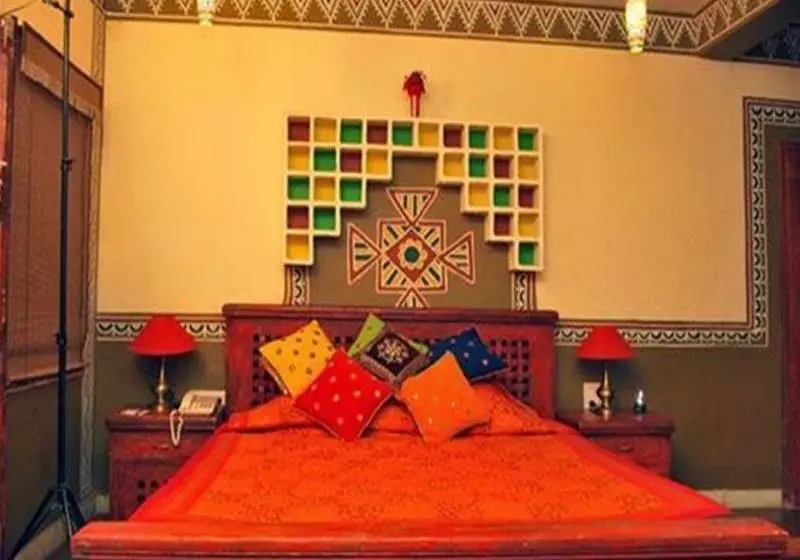 هتل Chokhi Dhani Indore