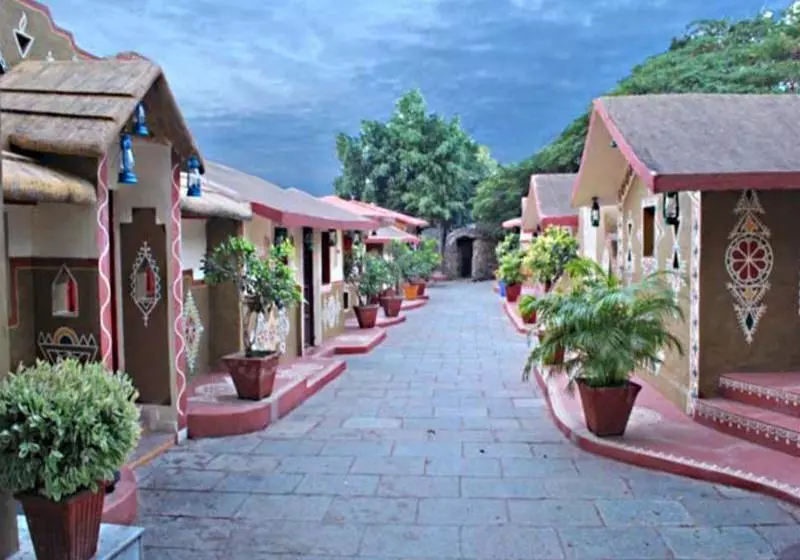 هتل Chokhi Dhani Indore
