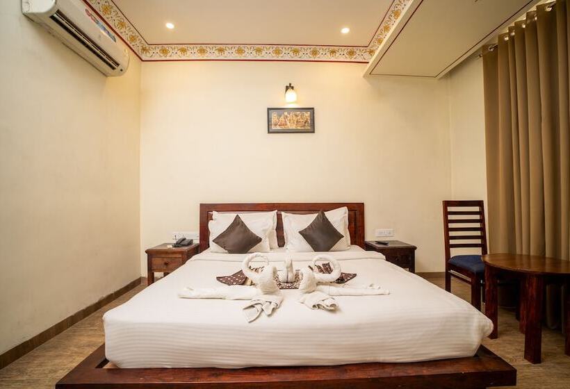 ホテル Laxmi Niwas