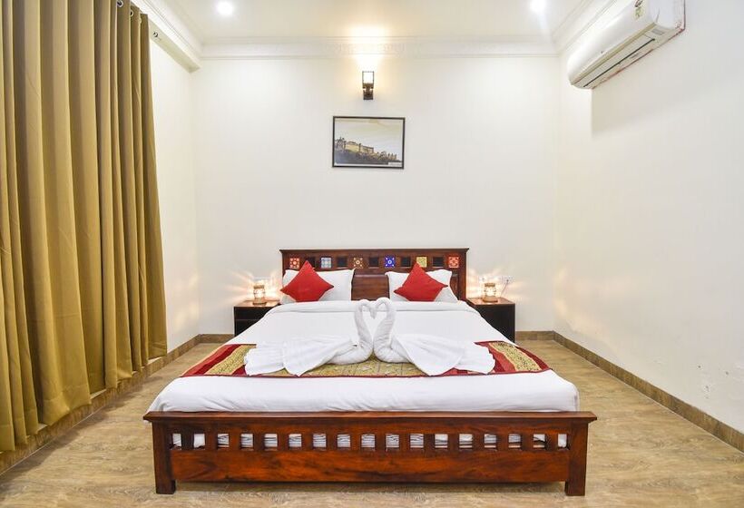 ホテル Laxmi Niwas