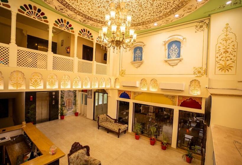 ホテル Laxmi Niwas