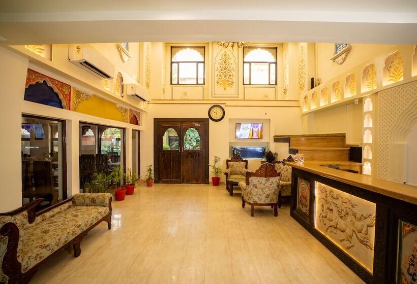 ホテル Laxmi Niwas