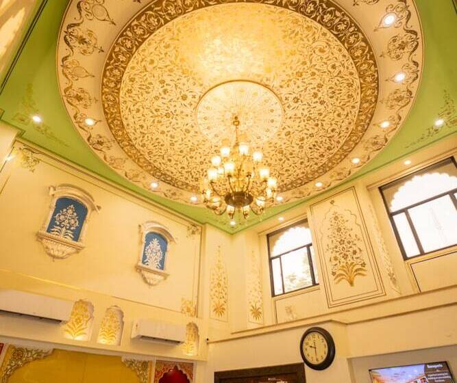 ホテル Laxmi Niwas