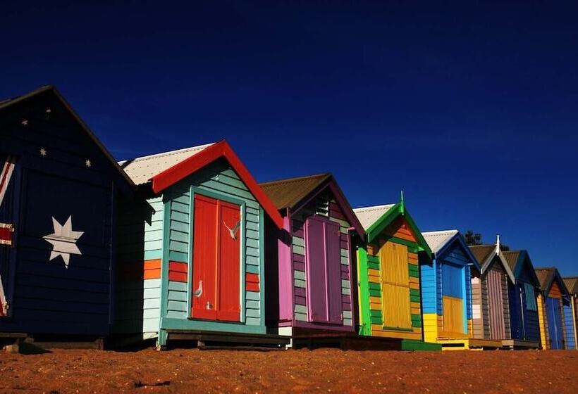 Отель Quest Brighton On The Bay