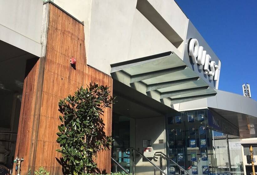 Отель Quest Brighton On The Bay