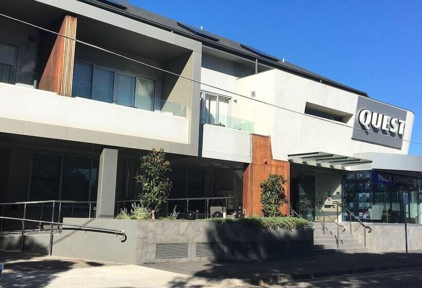 Отель Quest Brighton On The Bay