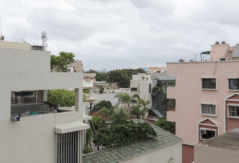 Szálloda Treebo Omni Palace