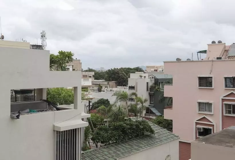 호텔 Treebo Omni Palace