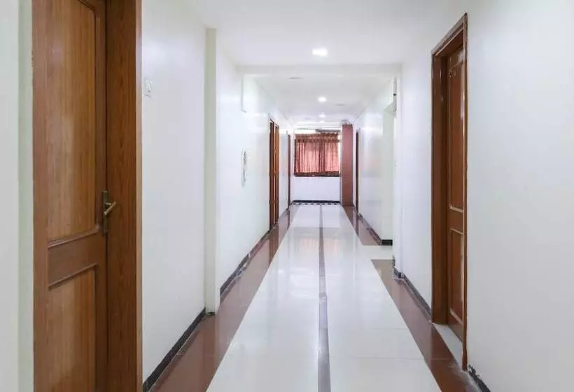 호텔 Treebo Omni Palace