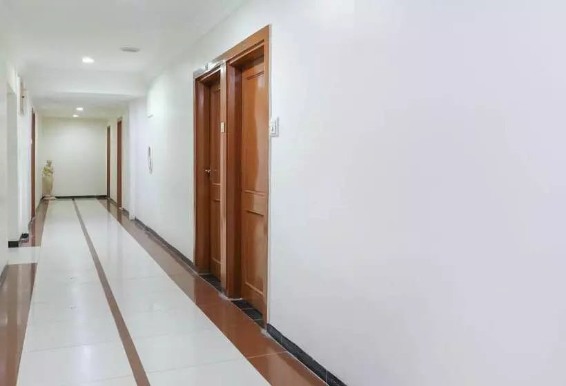 호텔 Treebo Omni Palace