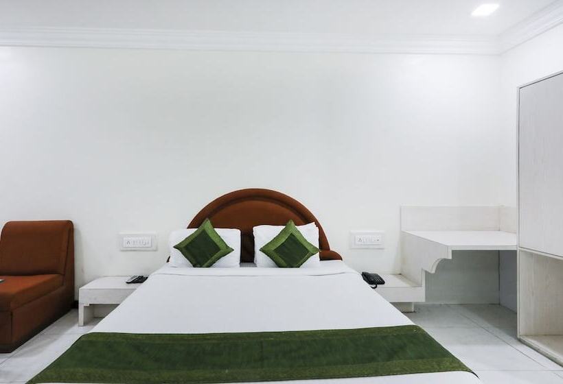 Szálloda Treebo Omni Palace