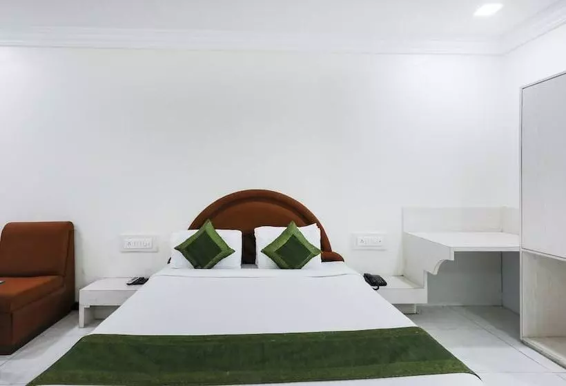 호텔 Treebo Omni Palace