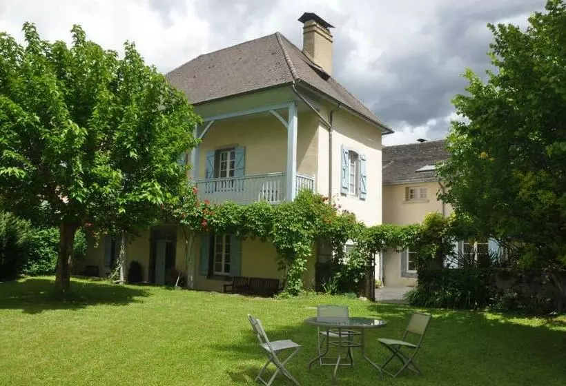 Aamiaismajoitus (B&B) Gîte D étape Le Couvent D Ossau