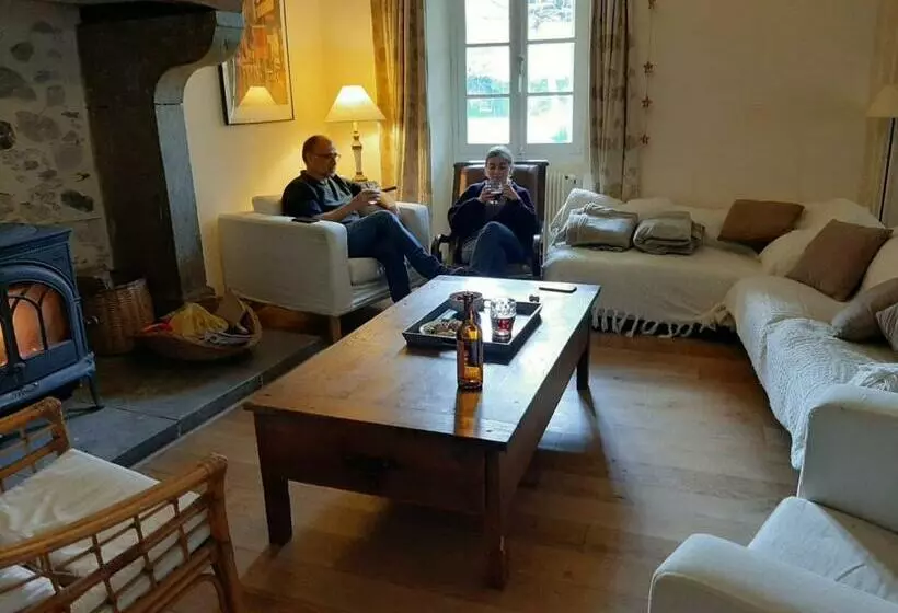 Aamiaismajoitus (B&B) Gîte D étape Le Couvent D Ossau