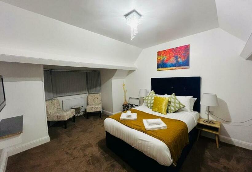 בית מלון כפרי Atz&h Inn