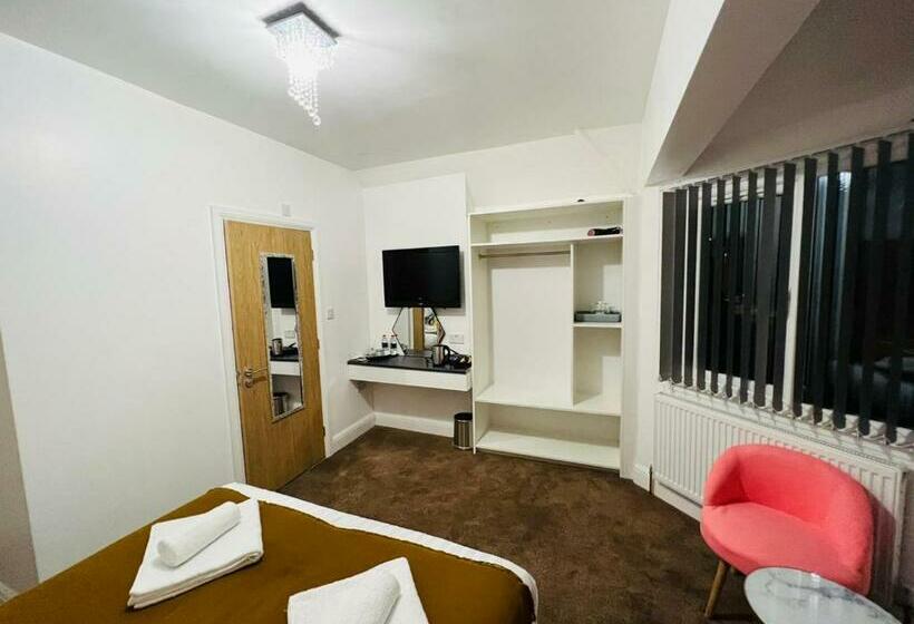 בית מלון כפרי Atz&h Inn