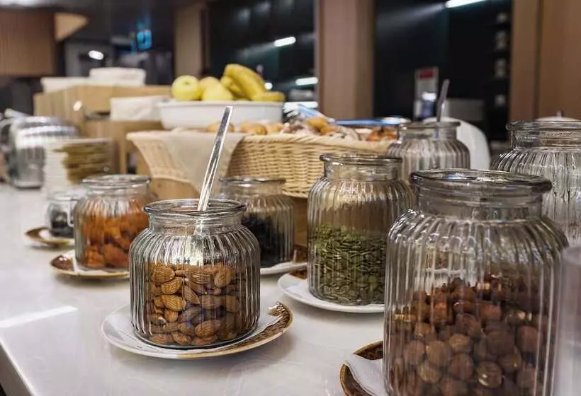 Novotel Living Almaty Jetisu