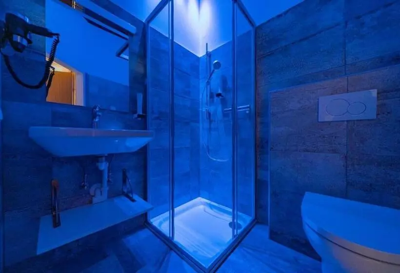 Aamiaismajoitus (B&B) Haus Weyregg   Pension