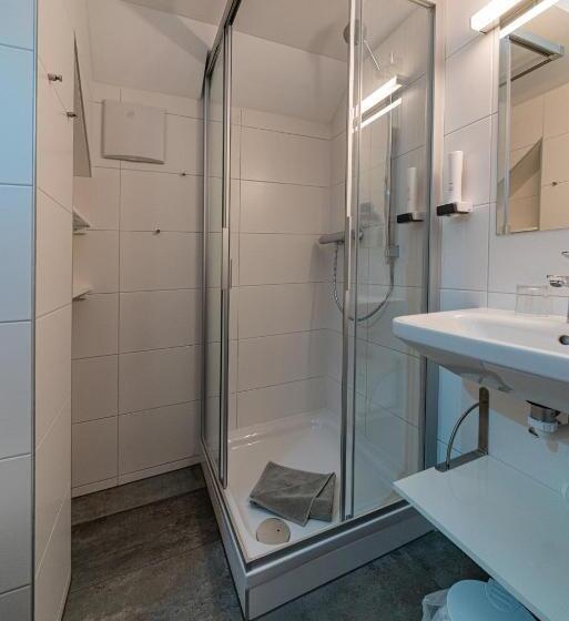 צימר Haus Weyregg Pension