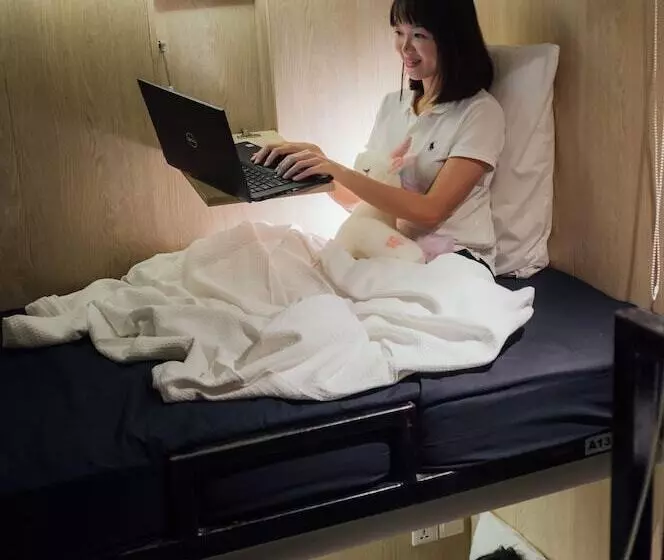 Hostel Bluewaters Pods @ Bugis