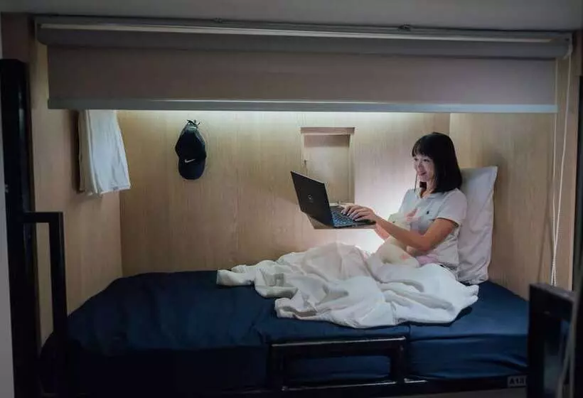 Hostel Bluewaters Pods @ Bugis