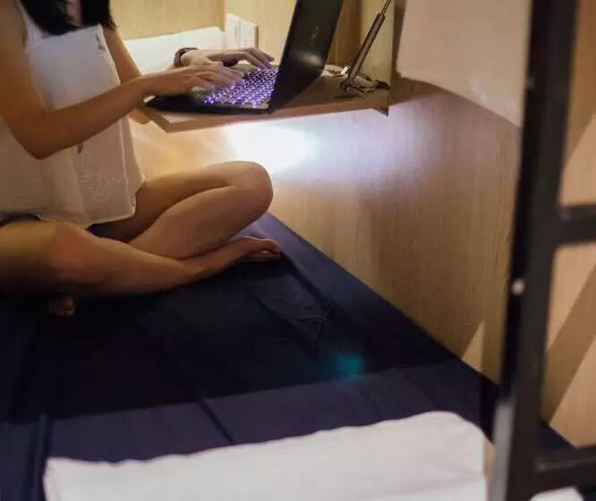 Hostel Bluewaters Pods @ Bugis