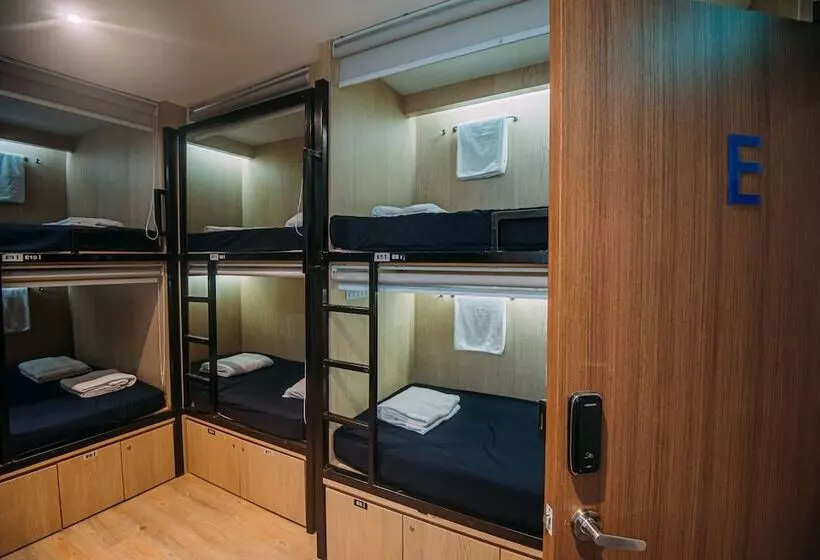 Hostel Bluewaters Pods @ Bugis